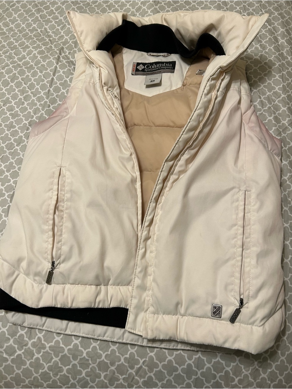 Columbia  Cream Puffer Vest with Black Trim
